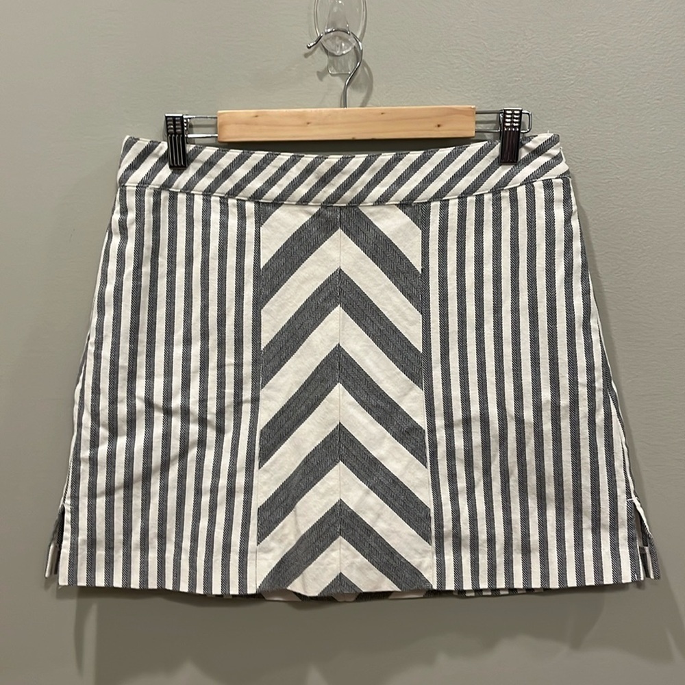 Lady Hagen Black and White Striped Skort Size 8 women's Sport Skirt with Shorts